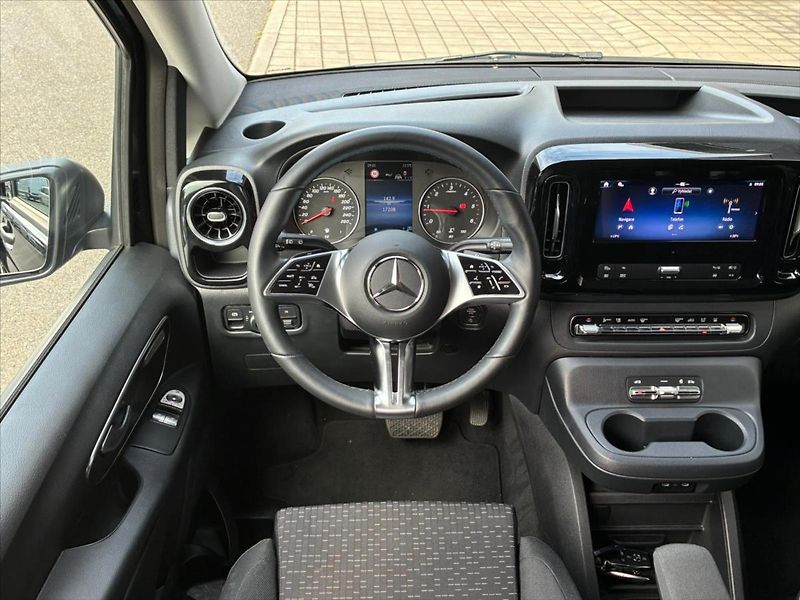 Mercedes-Benz Vito 2,0 119 CDI / Tourer Select / - fotka 17 z 20