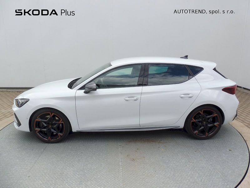 Cupra Leon (2024) 2,0 TSI 221kW DSG - fotka 3 z 28