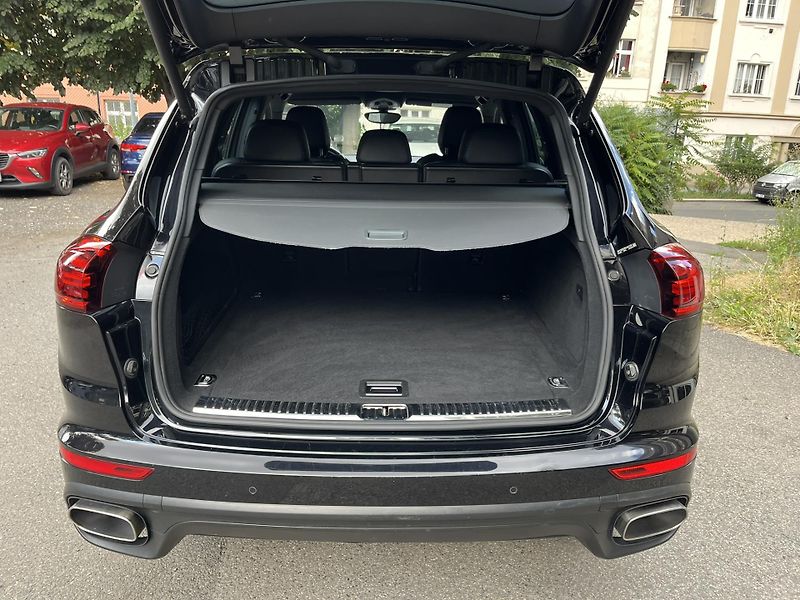 Porsche Cayenne (2016) 3.0 TDI V6 - fotka 15 z 39