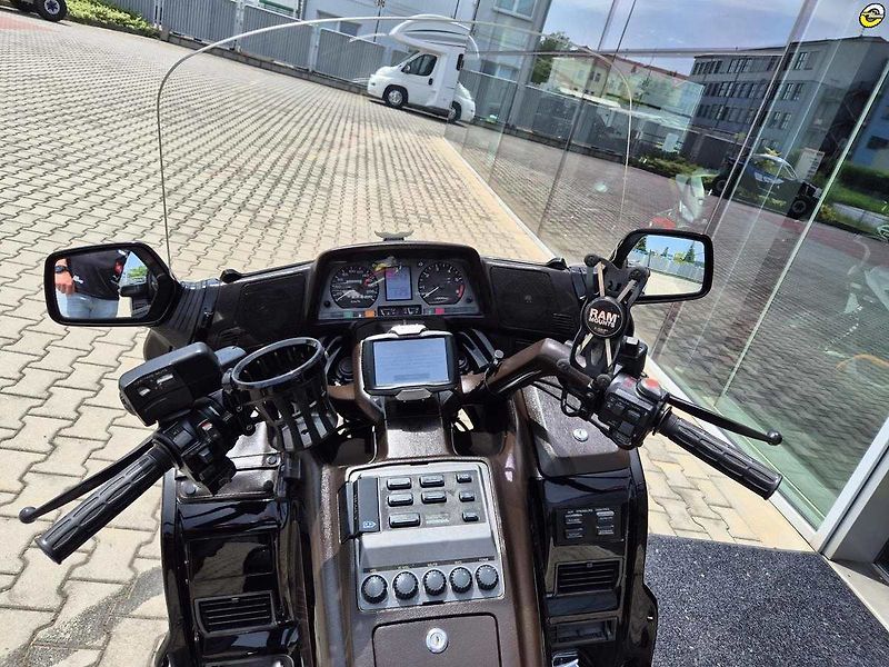 Honda GL 1500 Gold Wing SE (1993) - fotka 23 z 24