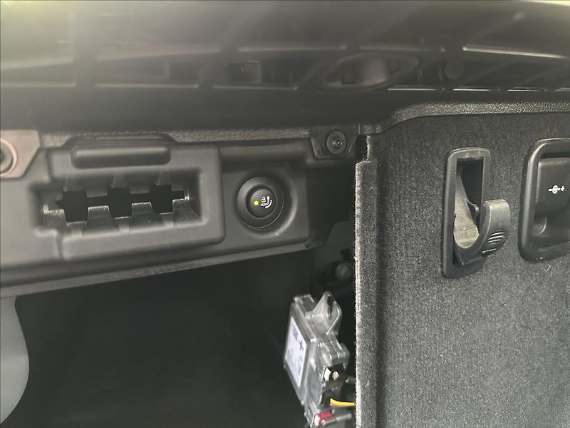 BMW Řada 3 330d GT M-Paket xDrive - fotka 32 z 33