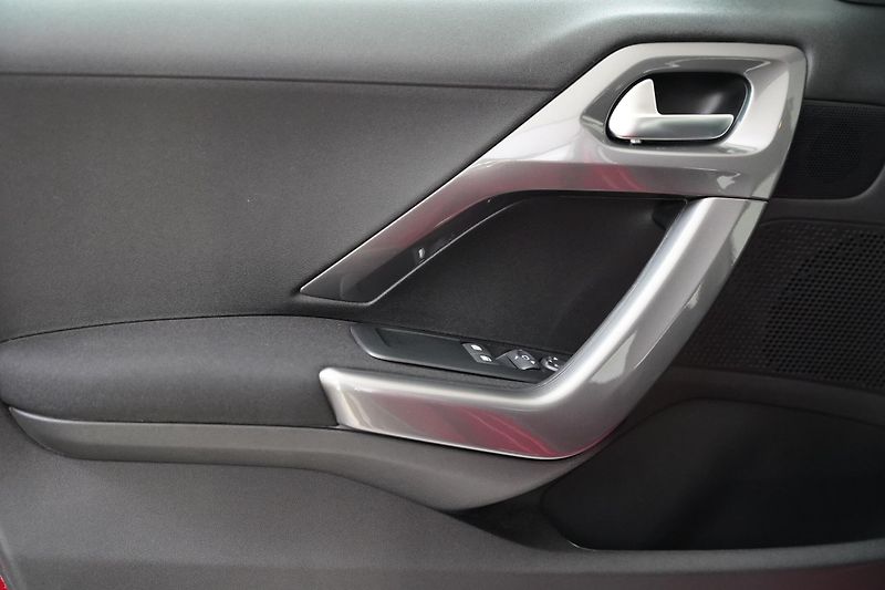 Peugeot 2008 - fotka 12 z 28