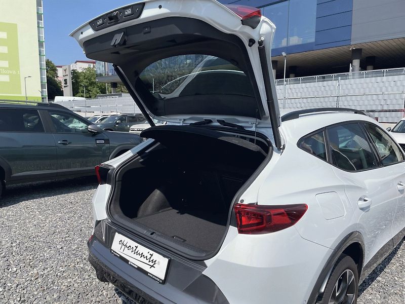 Cupra Formentor (2023) 1.5 TSI,110kW,1.Maj,ČR - fotka 8 z 38