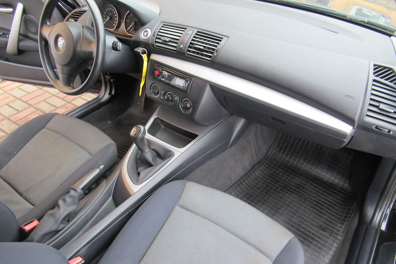 BMW Řada 1 118d 2.0D  KLIMA  - fotka 11 z 19