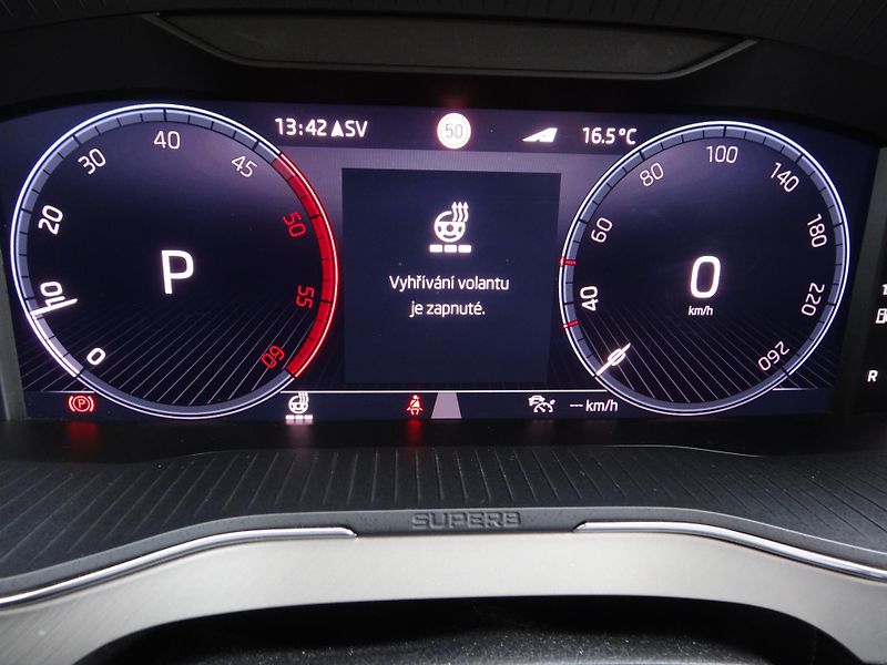Škoda Superb Kom.2.0TDi L&K Taž.zař.4x4 DSG - fotka 37 z 62