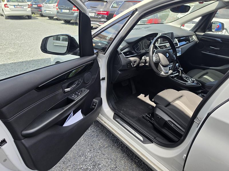 BMW Řada 2 218 D 110KW Panorama Led Navi  - fotka 14 z 17