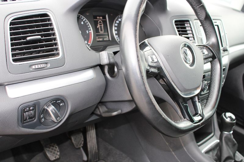 Volkswagen Sharan (2016) 2,0TDI KLIMA NAVI 7MIST - fotka 23 z 30