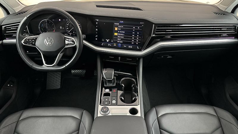 Volkswagen Touareg 3.0 TSI PHEV Tiptronic Eleganc - fotka 8 z 33