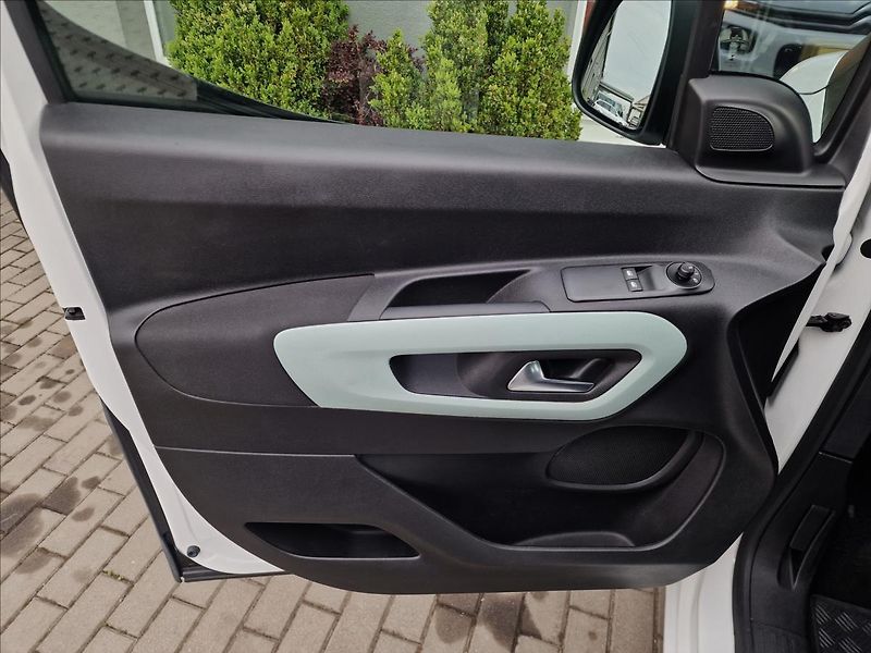 Citroën Berlingo 1.2i 81kW S&S Live Multispace - fotka 36 z 48