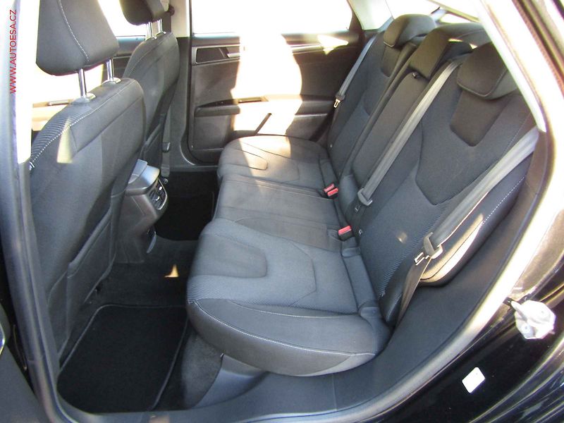 Ford Mondeo (2018) 2.0 TDCi, Automat, navi - fotka 10 z 21