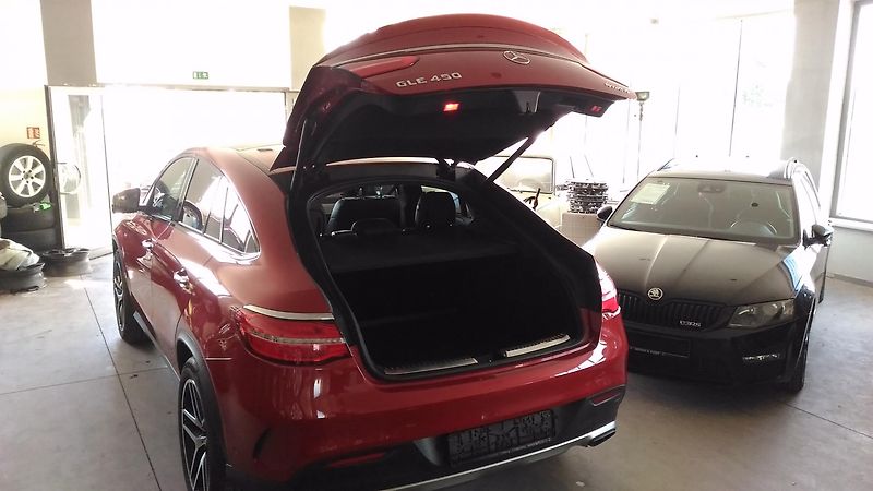 Mercedes-Benz GLE (2015) 450I,270KW,LED,PANOR.ALU r.21 - fotka 8 z 36