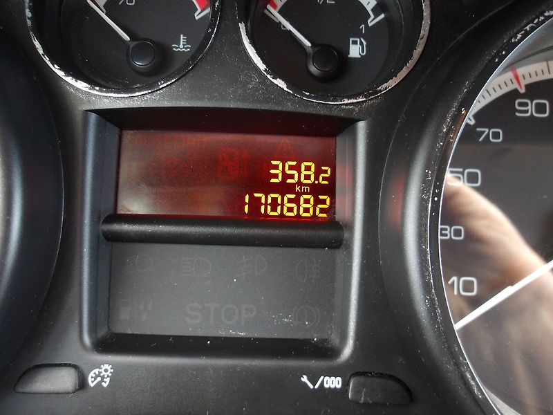Peugeot 308 1,6i NAJ.170000km !!! - fotka 20 z 27