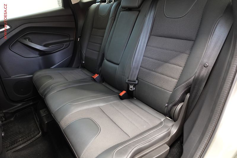 Ford Kuga (2013) 2.0TDCi 4x4, AT, park.čidla - fotka 11 z 22