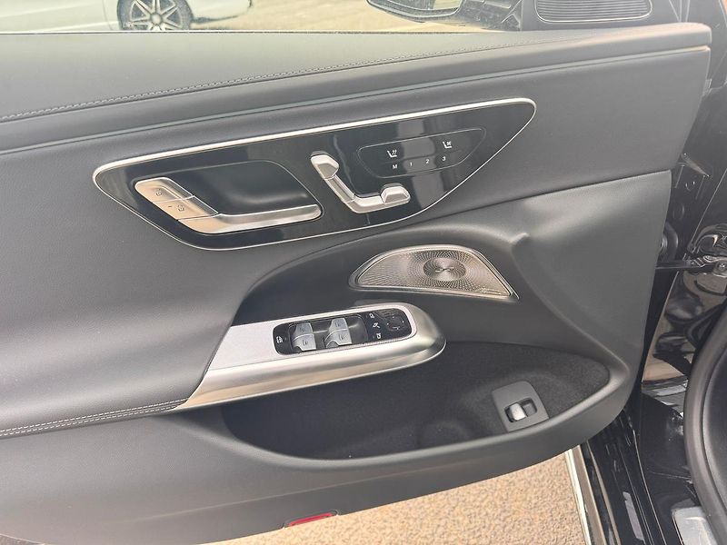 Mercedes-Benz Třídy E (2026) E 450 d 4MATIC - fotka 8 z 23