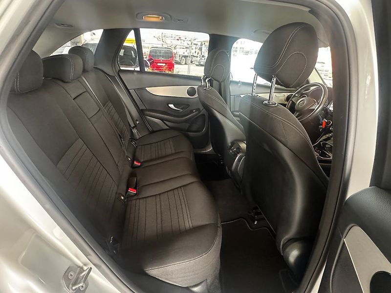 Mercedes-Benz GLC 220d 4Matic - fotka 11 z 11