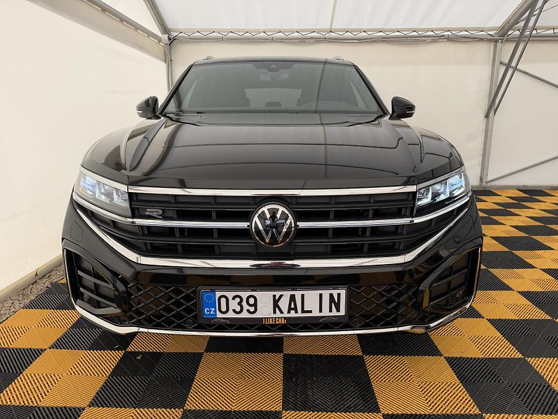 Volkswagen Touareg 3.0Tdi*1-MAJ*DPH*HUD*R-LINE* - fotka 3 z 47