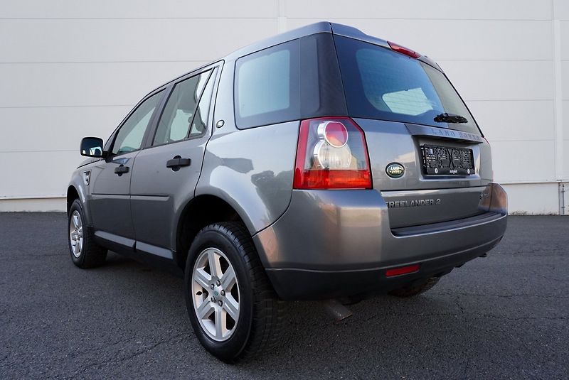 Land Rover Freelander 2.2 TD4 118kW PSA - fotka 11 z 30