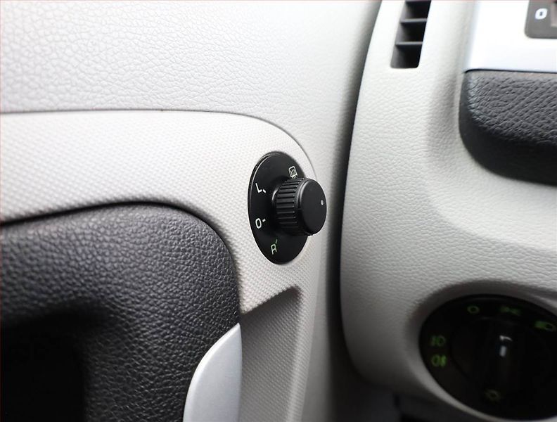 Škoda Fabia (2008) Ambition 1.4 16V, Serv.kniha - fotka 13 z 15