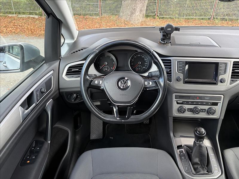 Volkswagen Golf Sportsvan 1,6 TDi 81kW  Serviska,Navigac - fotka 17 z 49