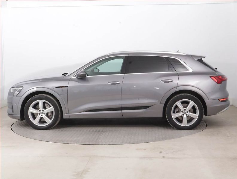 Audi e-tron (2019) 50 quattro, SoH 88% - fotka 3 z 21