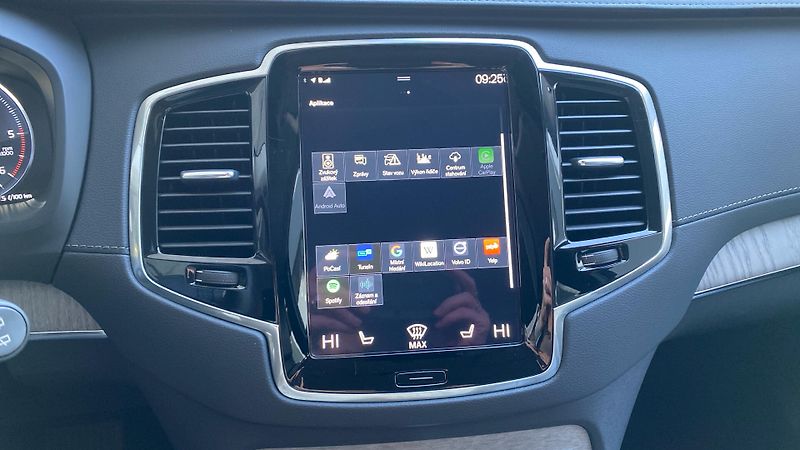 Volvo XC90 INSCRIPTION, B5 AWD, 173+10 kW - fotka 20 z 33