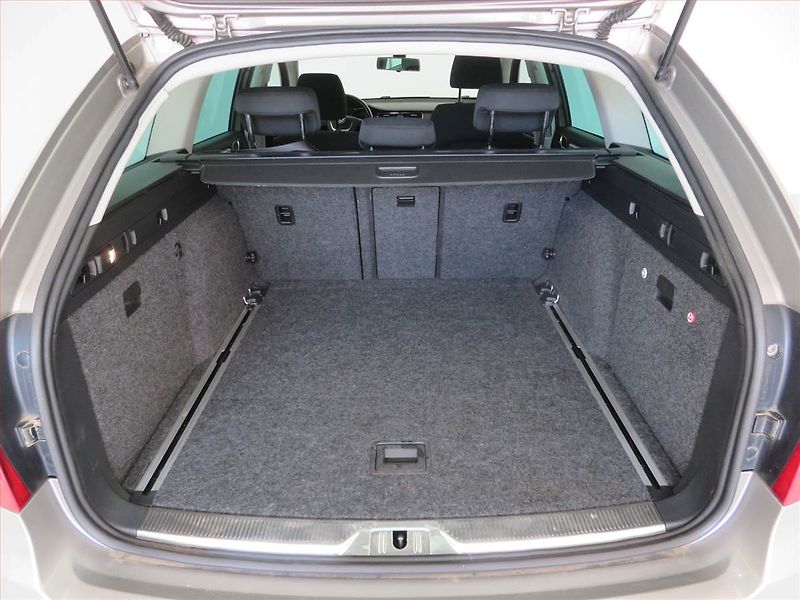 Škoda Superb (2012) Ambition 2.0 TDI, Serv.kniha - fotka 13 z 15