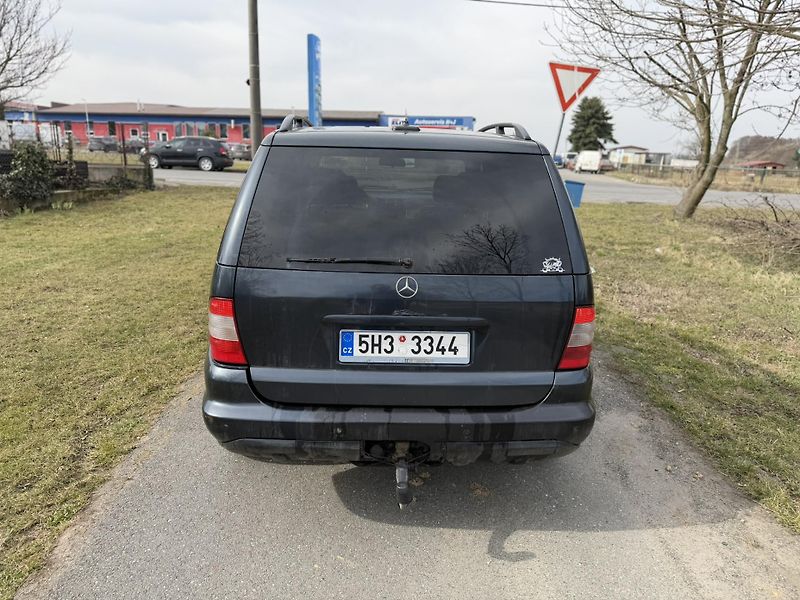 Mercedes-Benz Třídy M (2001) ML270 120kW, Tažné, Automat - fotka 4 z 19