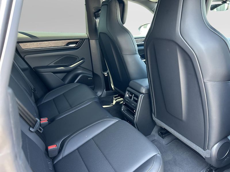 Porsche Macan (2026) 4 - fotka 22 z 30