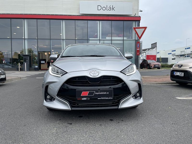 Toyota Yaris 1.5 Hybrid Style ODBĚR IHNED - fotka 10 z 27