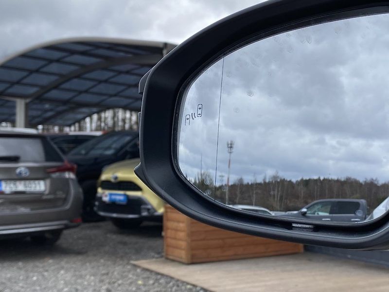 Toyota Prius 2.0Plug-in, ČR-1m, Prestige - fotka 28 z 34