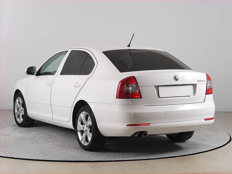 Škoda Octavia (2012) 2.0 TDI, Tempomat - fotka 4 z 15