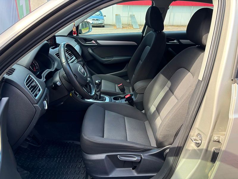 Audi Q3 1.4 TFSi, Serviska, TOP - fotka 13 z 21