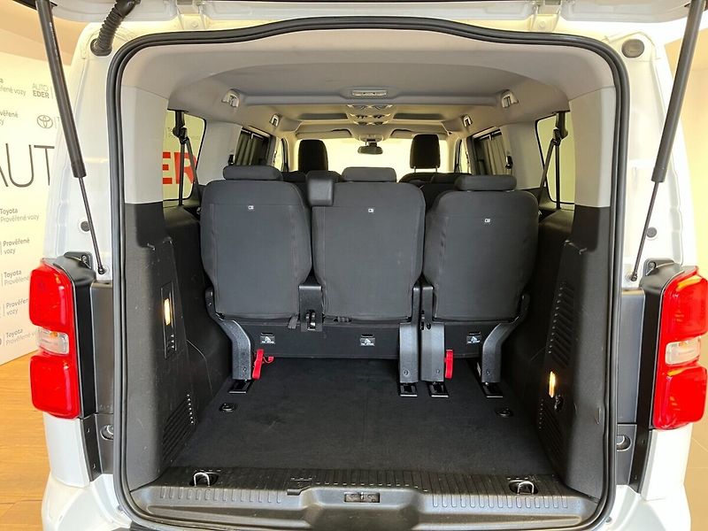 Toyota ProAce Verso Family 2.0 D 8AT Comfort NAVI - fotka 9 z 39