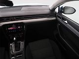 Volkswagen Passat (2020) 2.0 TDI, Automat, Navi - náhled 8