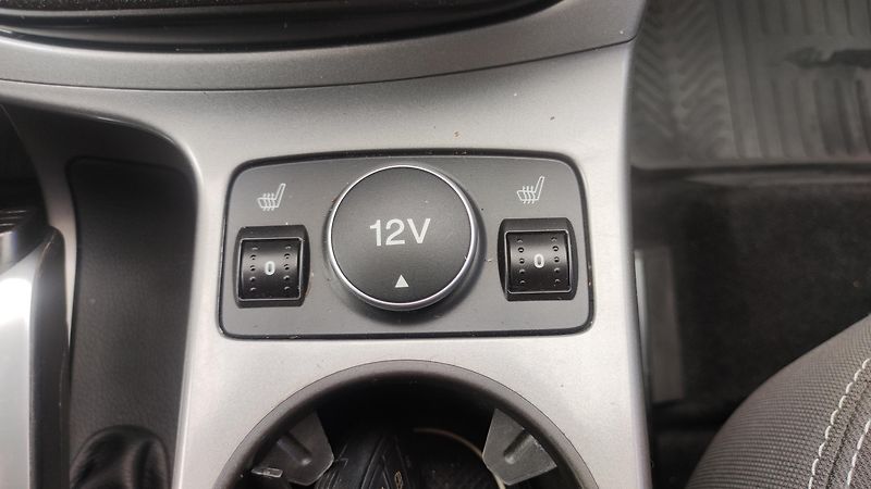 Ford Kuga (2014) - fotka 22 z 23