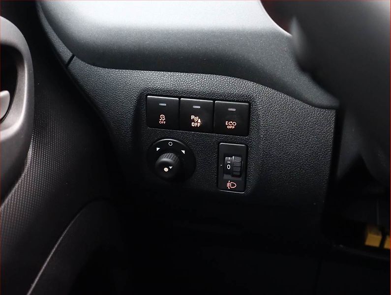 Citroën Berlingo (2017) Shine 1.6 BlueHDi, 5Míst, ČR - fotka 15 z 15