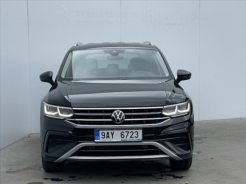 Volkswagen Tiguan 1,5 TSI DSG Elegance NAVI+LED - fotka 22 z 24