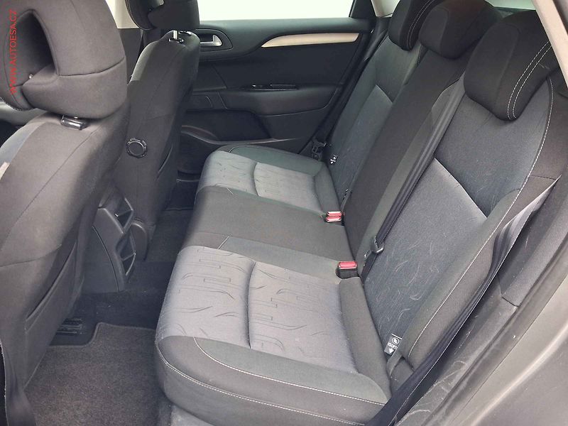 Citroën C4 (2011) 1.4i, AC - fotka 10 z 14