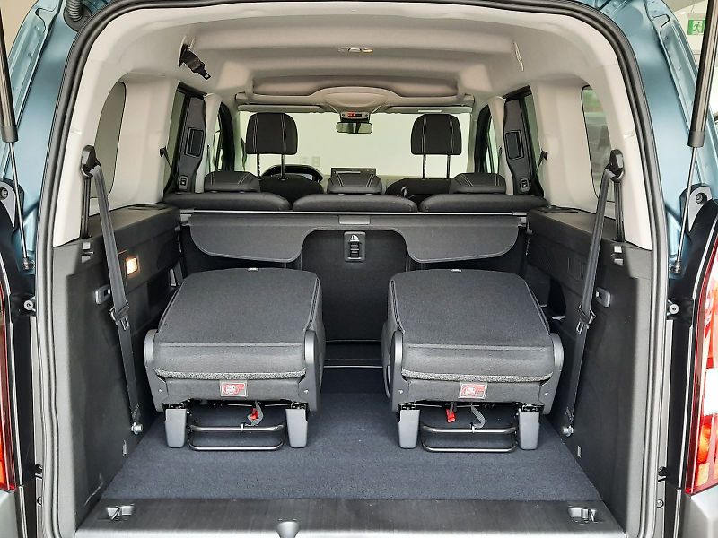Peugeot Rifter (2026) LONG ALLURE BlueHDi 130 MAN6 - fotka 10 z 16