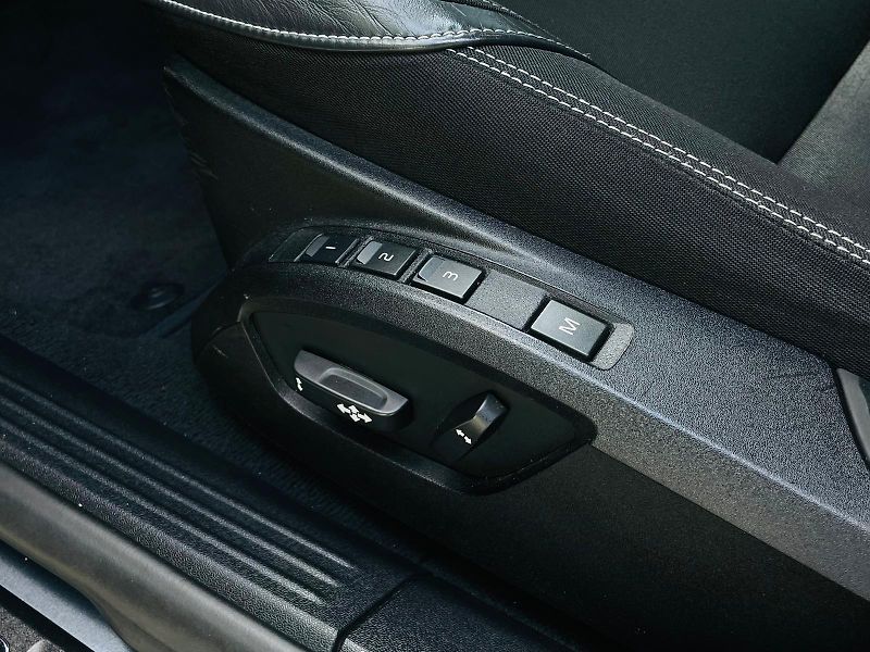 Volvo V40 2.0D3 5VÁLEC MANUÁL SERVISKA - fotka 43 z 48