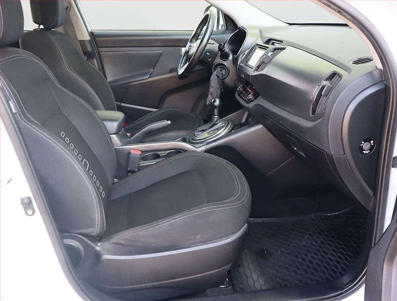 Kia Sportage (2011) Gold 2.0 CRDi, 4X4, Automat - fotka 9 z 17