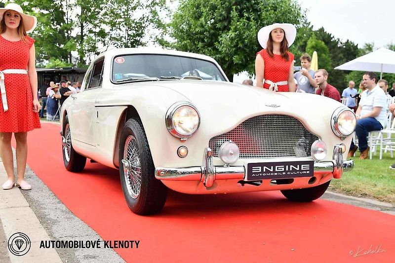 Senzací výstavy bude prezentace velmi vzácného vozu Talbot Lago T26GS, který posbíral už několik titulů na světových soutěžích elegance.