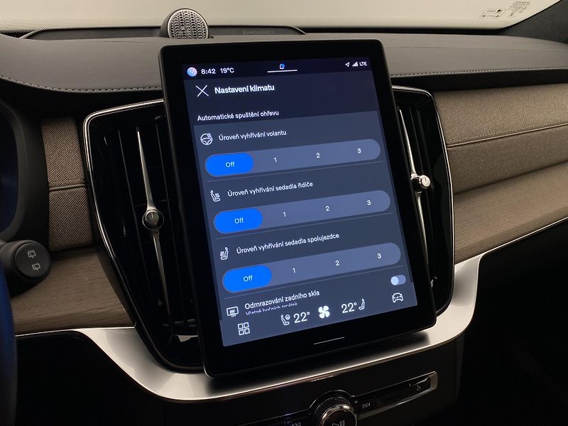 Volvo XC90 T8 AWD RECHARGE REZERVACE - fotka 48 z 73