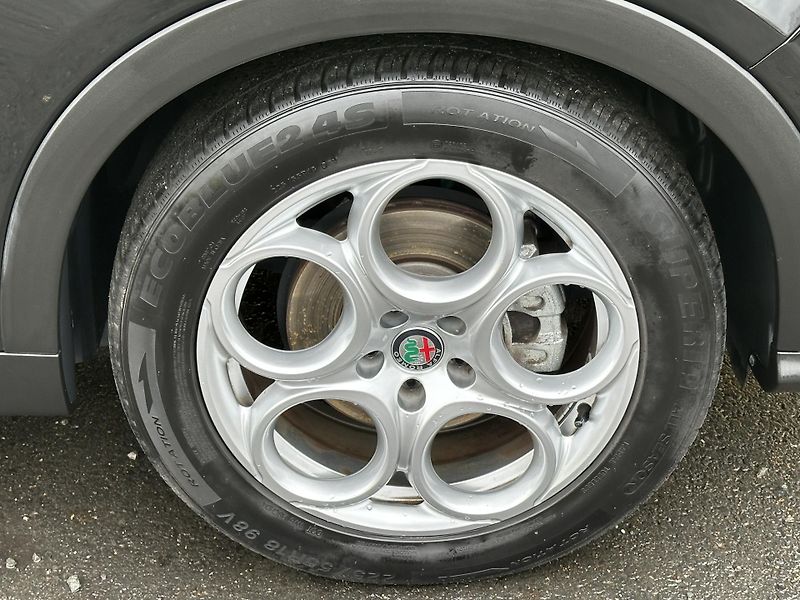 Alfa Romeo Tonale (2023) 1.6 JTDm /96kW * 1.Maj.    - fotka 43 z 46