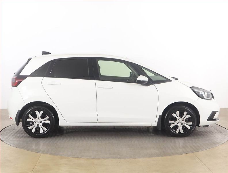Honda Jazz (2022) 1.5 e:HEV, Automat, Serv.kniha - fotka 6 z 17