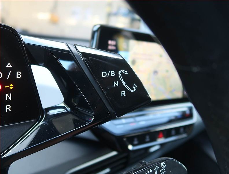 Volkswagen ID.3 (2021) Pro Perf. (62 kWh), SoH 92% - fotka 13 z 22