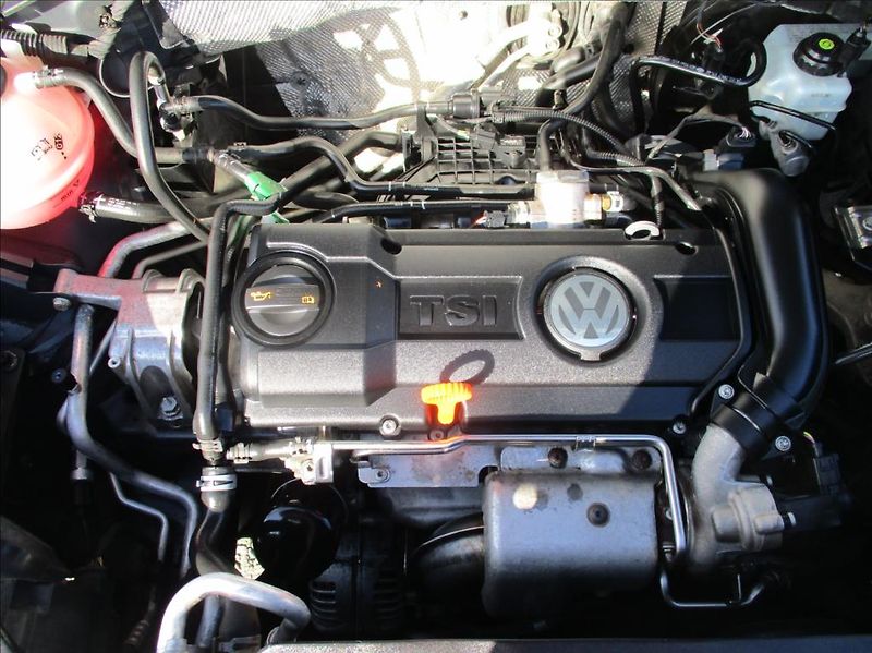Volkswagen Tiguan 1,4 TSi, aut klima,serv.kn. - fotka 26 z 38