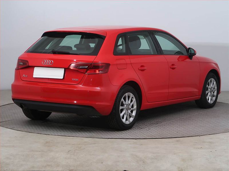 Audi A3 (2014) 1.2 TFSI, Automat, Bi-Xenony - fotka 5 z 14