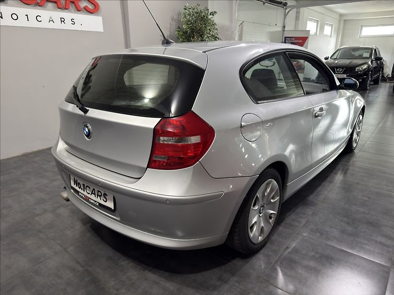 BMW Řada 1 2,0   D 105 kW ZADNÍ ČIDLA - fotka 5 z 19