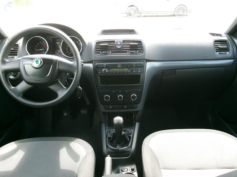 Škoda Yeti 2,0TDI KLIMA 81kW - fotka 18 z 26